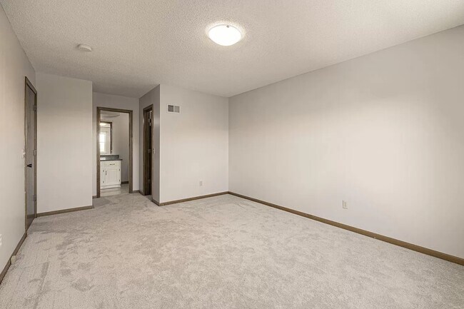 Building Photo - 10636 W 115th St