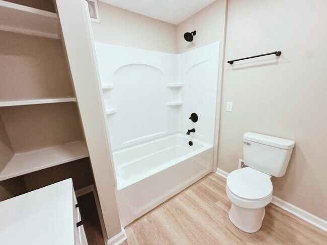 Building Photo - 8643 US-270