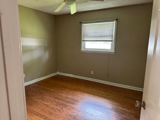 Building Photo - 121 Herty Dr