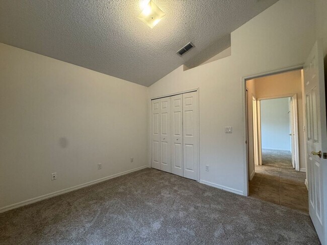 Building Photo - 16004 Blossom Hill Loop