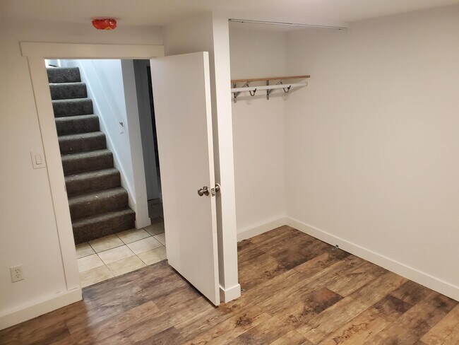 Building Photo - 1005 W 500 N