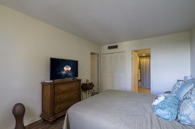 Building Photo - 1200 Marine Way