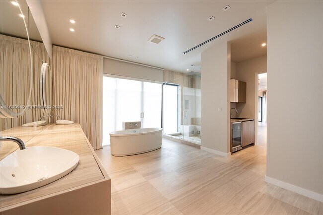 Building Photo - 11200 SW 60th Ave