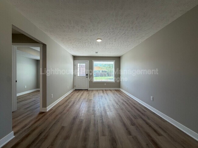 Building Photo - 310 Allen Ave