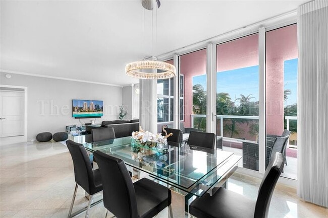 Building Photo - 2110 N Ocean Blvd