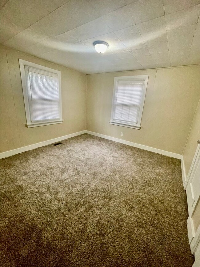 Building Photo - This adorable  2 Bedroom 1 bath home on Glenwood Drive