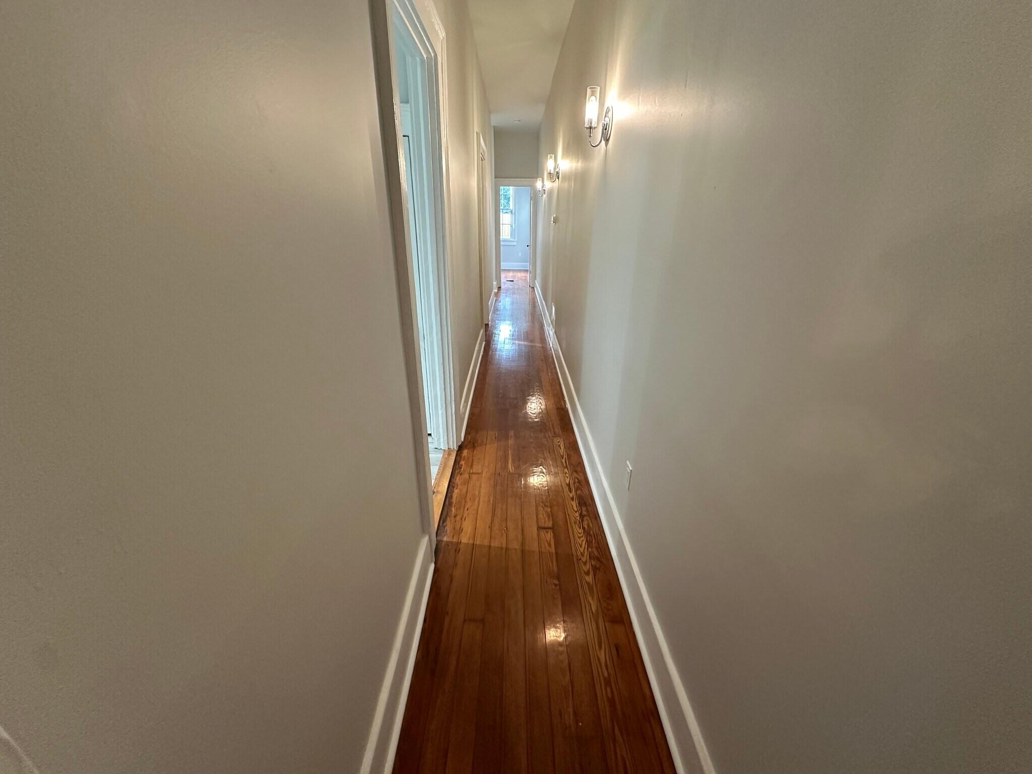 Hallway - 5520 Loyola Ave