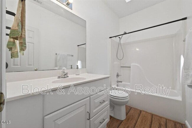 Building Photo - 105 Ellsworth Pl
