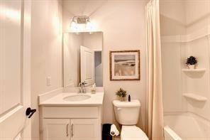 Building Photo - 1927 Audra Aly