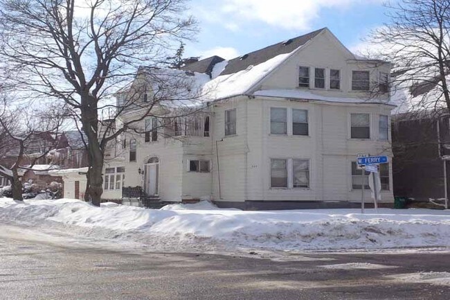 Primary Photo - 547 W Ferry St