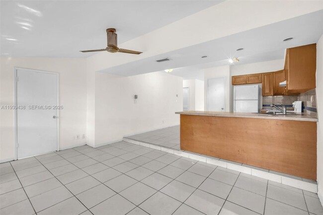 Building Photo - 5133 NE 18th Terrace