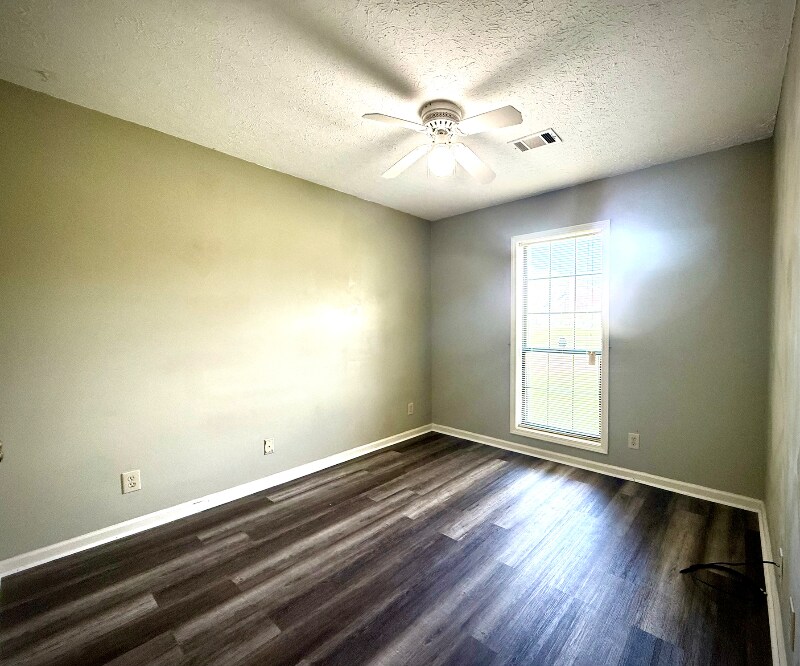 Building Photo - 7067 Runnymede Dr