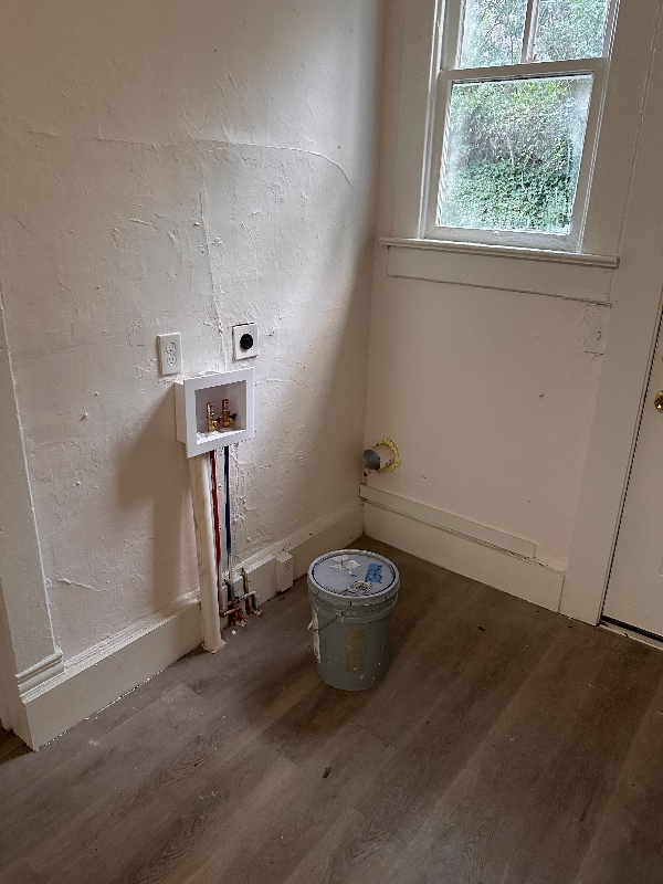 Building Photo - 7 Myrtle St SW