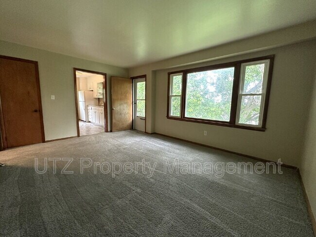 Building Photo - 444 E Green St