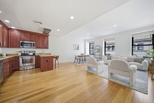 Building Photo - 49 Temple Pl