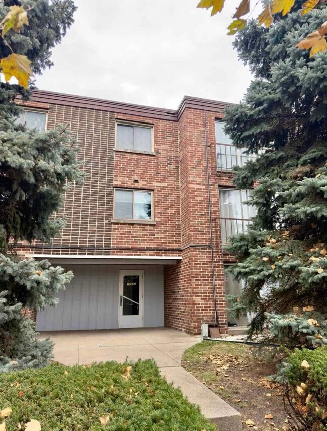 Building Photo - 10241 Central Ave