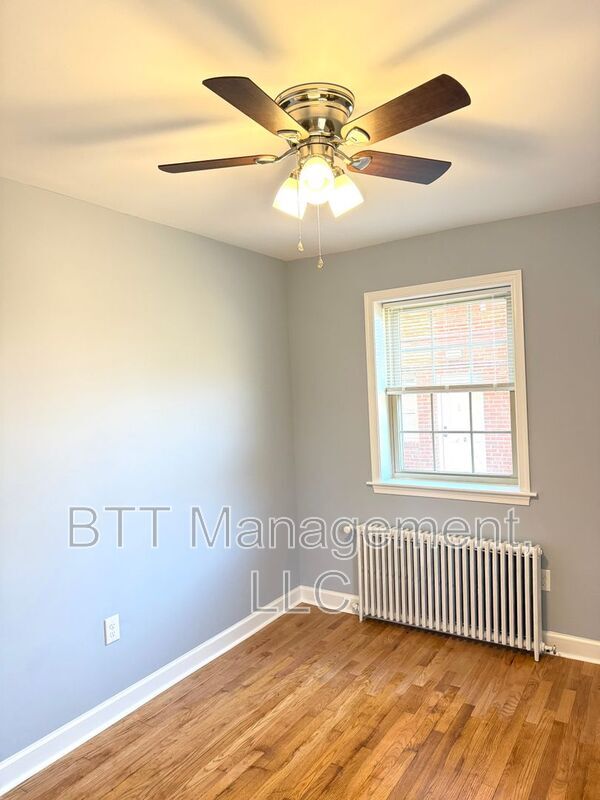 Building Photo - 8800 Plymouth St