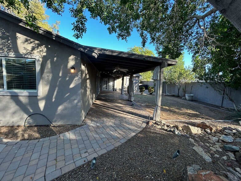 Building Photo - 2933 W Muriel Dr