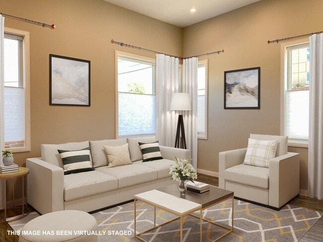 Building Photo - 345 Pleasant St