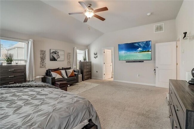 Building Photo - 7246 Gladstone Cir