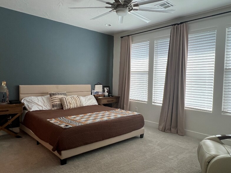 Building Photo - 2998 Photinia Dr