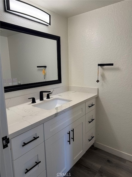 Building Photo - 408 N Flower St