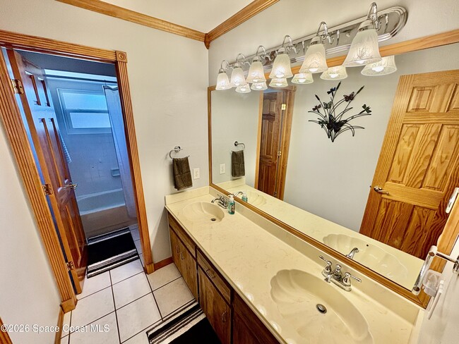 Building Photo - 585 Crystal Mist Rd NW