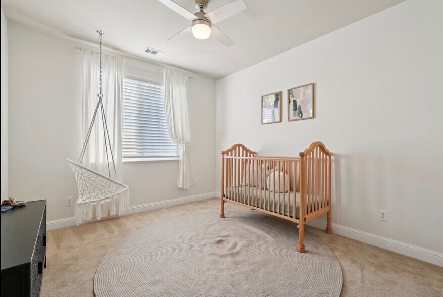 Building Photo - 2070 Katnich Ln