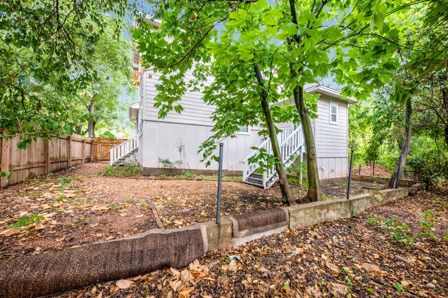 Building Photo - 2809 E 22nd St