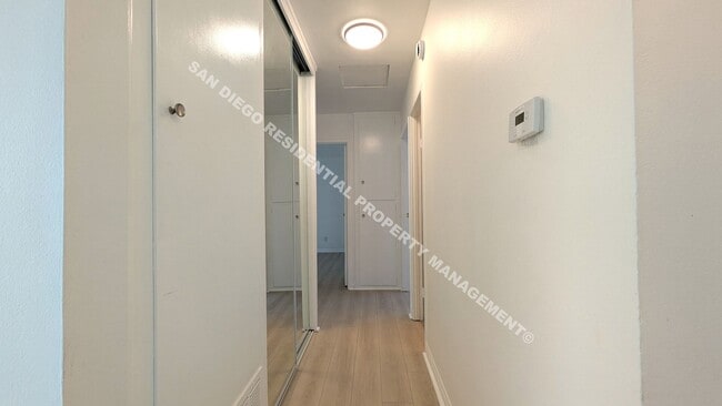 Building Photo - Spacious 3-Bedroom, 2-Bath Home Near the B...