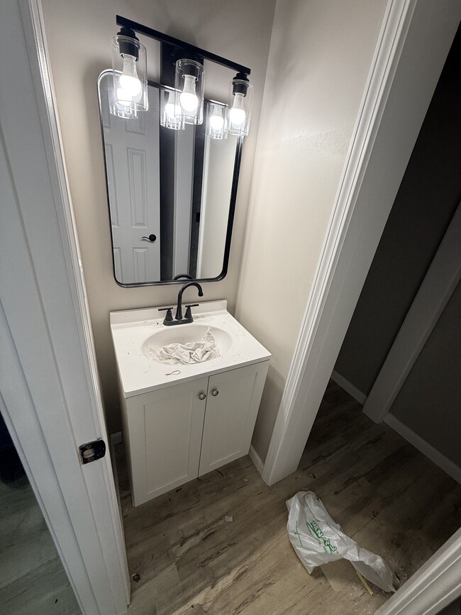 Building Photo - 255 Keystone Ave