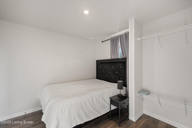 Building Photo - 268 Cupp Cir