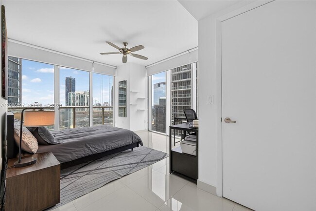 Building Photo - 475 Brickell Ave