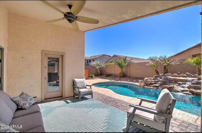 Building Photo - 1277 W Busa Dr