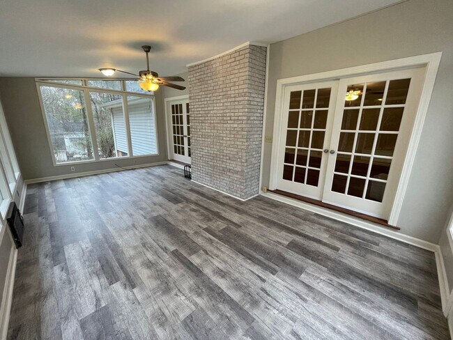 Building Photo - Executive Rental in Horseleg Creek- $3,295