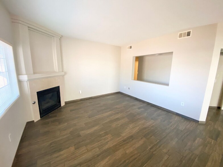 Building Photo - 1881 W Alexander Rd