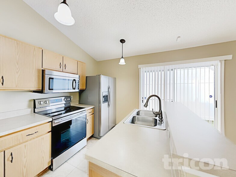 Building Photo - 6836 Playpark Trail W