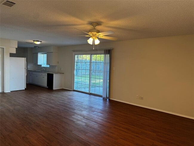 Building Photo - 1006 Warrington Dr