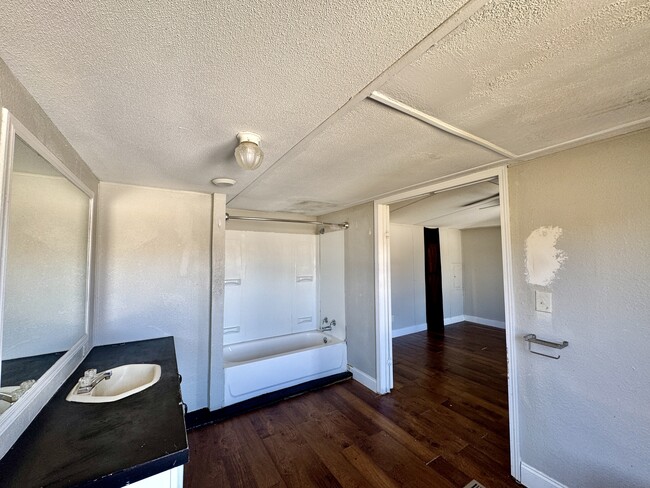 Building Photo - 610 Old Slag Rd