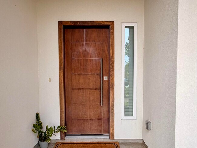 Building Photo - 9653 McPherson Rd