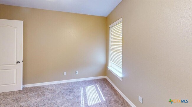 Building Photo - 142 Jesse James Dr