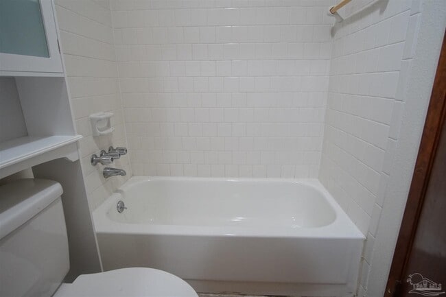 Building Photo - 7223 Lago Vista Ct