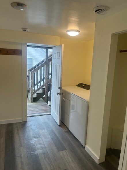 Washer/Dryer - New - 697-1 Islington St