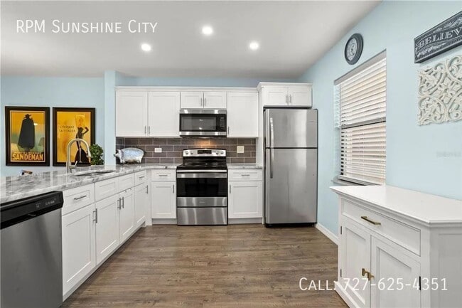 Building Photo - 2400 Winding Creek Blvd
