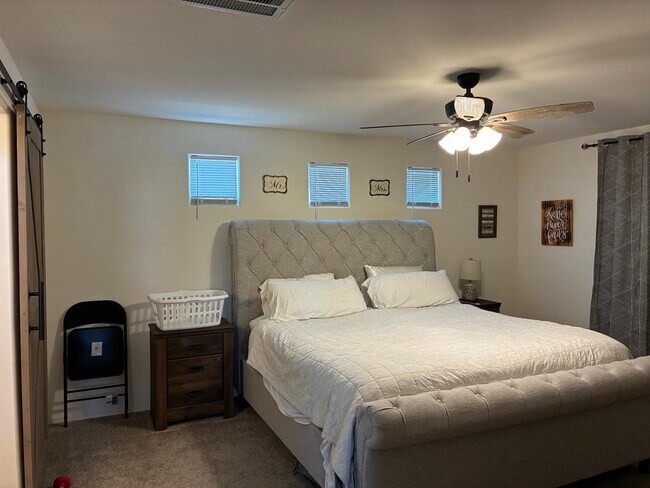 Building Photo - 17540 W Country Club Terrace