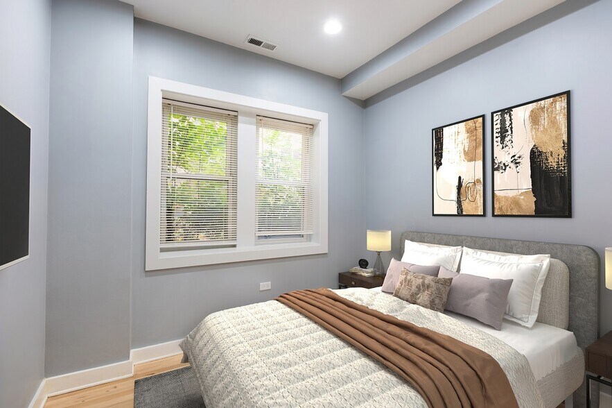 Building Photo - 1430 N Maplewood Ave