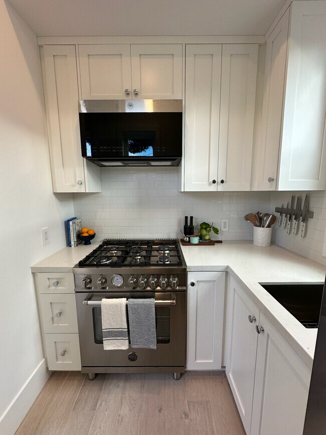 Building Photo - 4067 Michael Ave