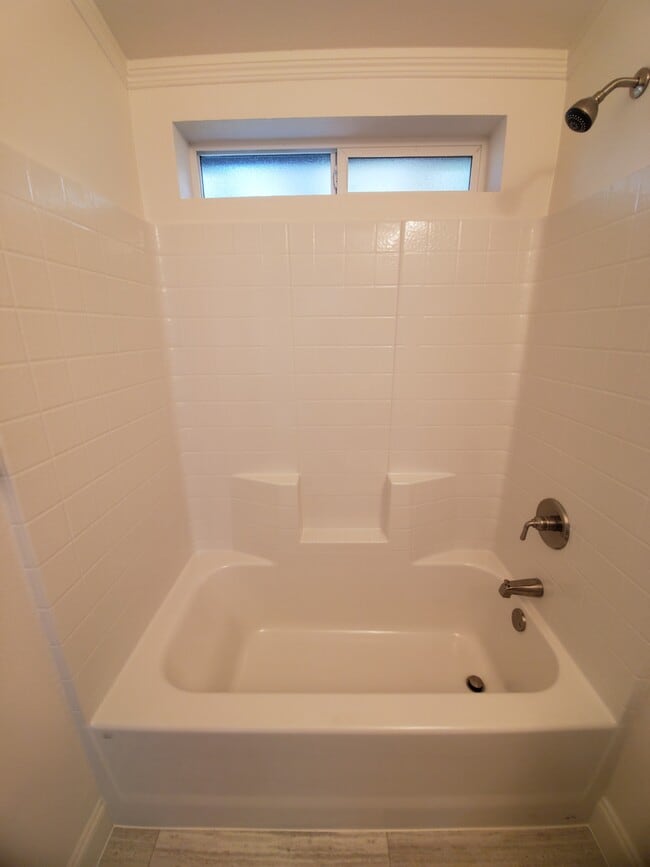 Building Photo - 25918 Meadowmist Dr