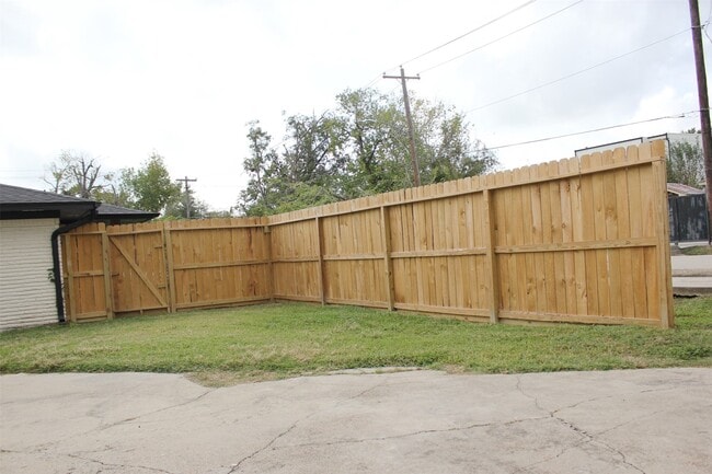 Building Photo - 5310 Randon Rd