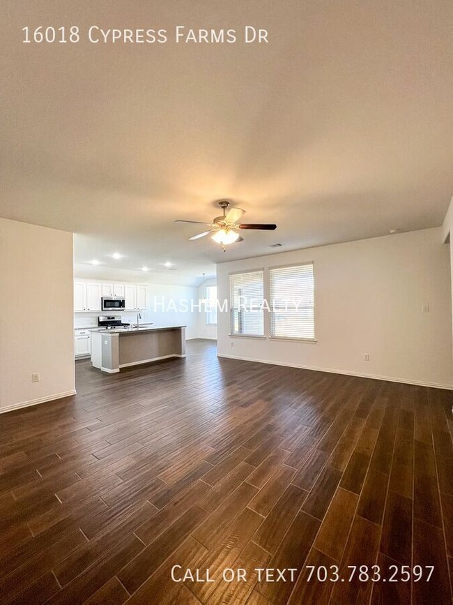 Building Photo - 16018 Cypress Farms Dr